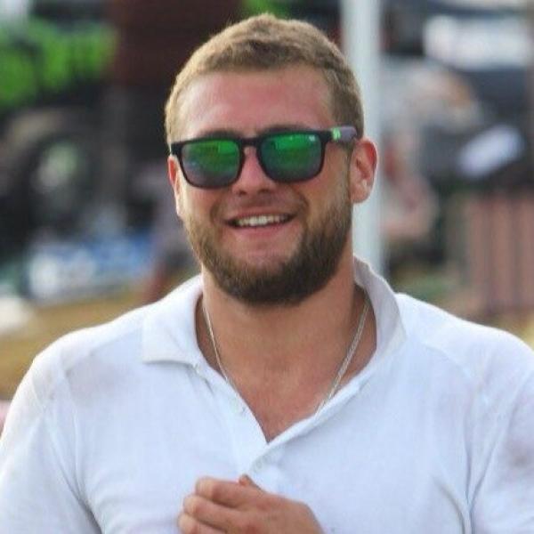 Антон Новиков