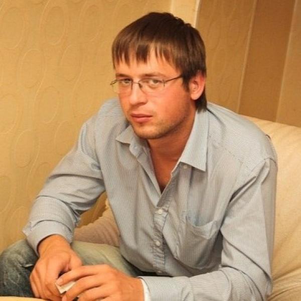 Роман Максимов