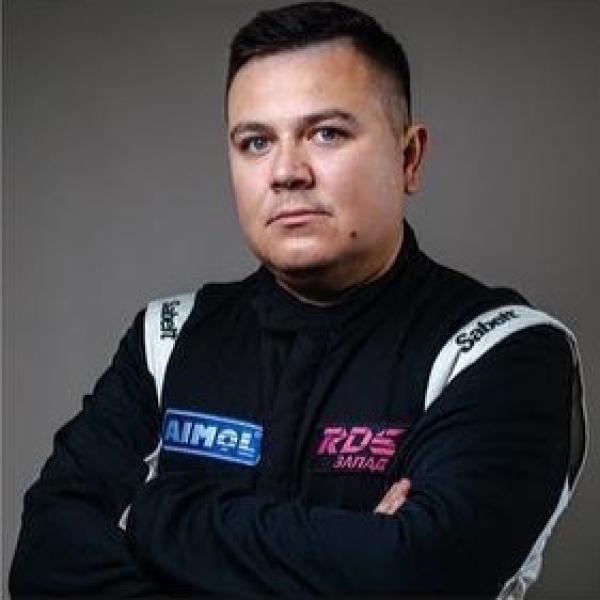 Евгений Николаев